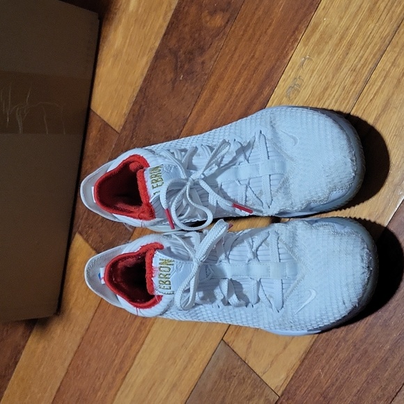 Nike Lebron 16 - Picture 3 of 5